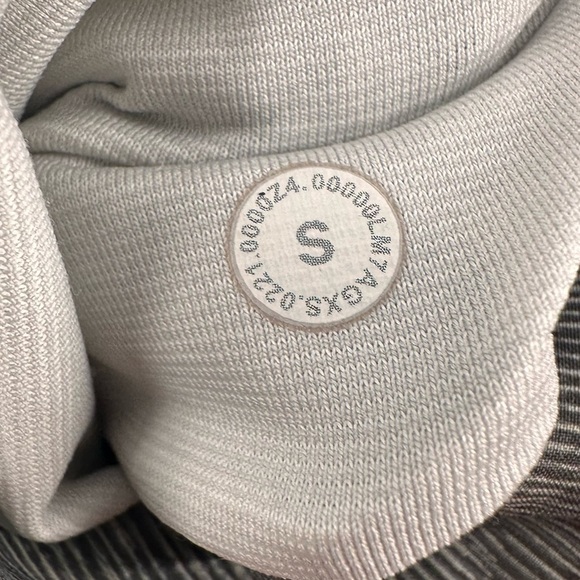 Lululemon Pace Breaker Shorts Linerless 7” Small - Picture 3 of 4